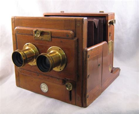 vintage stereo camera